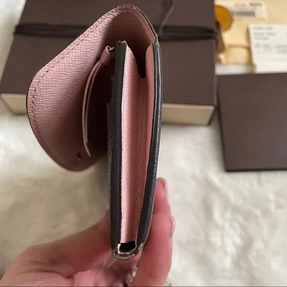 Louis Vuitton Emilee Wallet - Picture 14 of 15